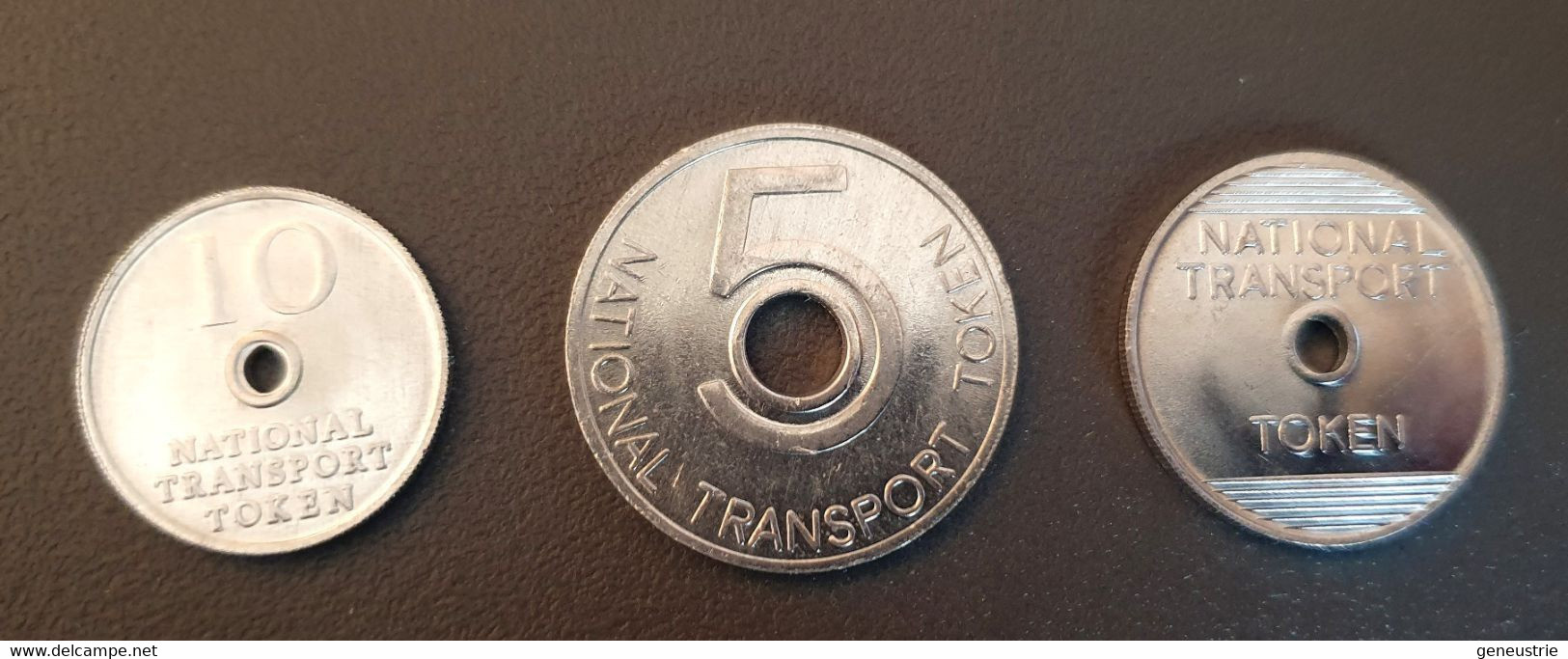 Série De 3 Jetons De Nécessité Britannique De Métro Ou Bus, Fin Années 60 " National Transport Tokens" Ticket De Métro - Monetari/ Di Necessità