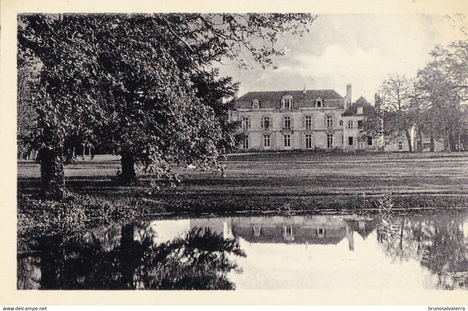 MEURSAULT - Le Château - Meursault