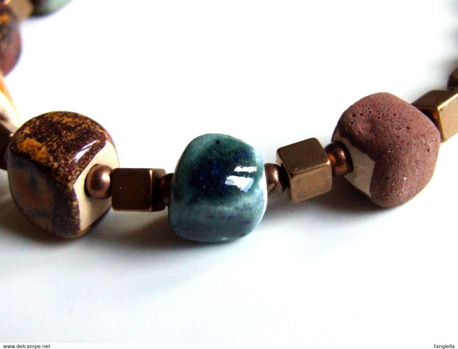 Bracelet Céramique Artisanale, Céramique Fait-main, Perles Cubes Bronze, Laiton Plein, Bijou De Créateur, Cadeau Femme, - Bracelets