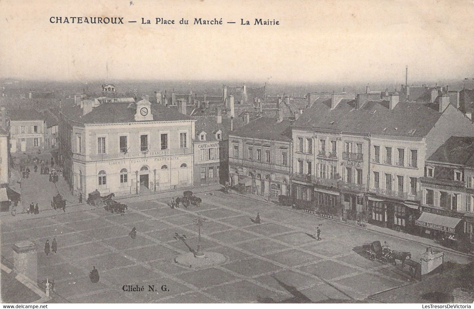 CPA FRANCE - 36 - CHATEAUROUX - La Place Du Marché - La Mairie - Cliché NG - Chateauroux