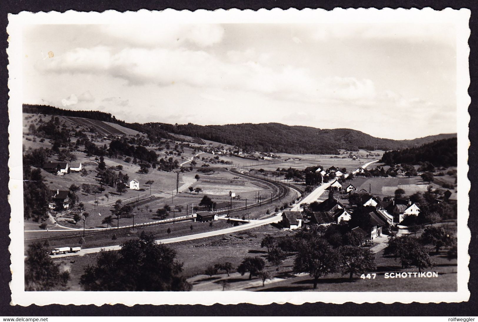 1945 Gelaufene Foto AK Aus Schottikon Mit Bahngeleisen. - Laufen-Uhwiesen 