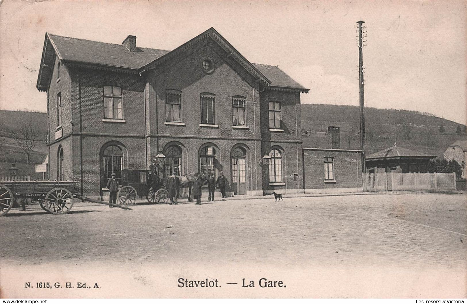 CPA Stavelot - La Gare - Animé - Charette  - Voiture Ancienne - Stavelot