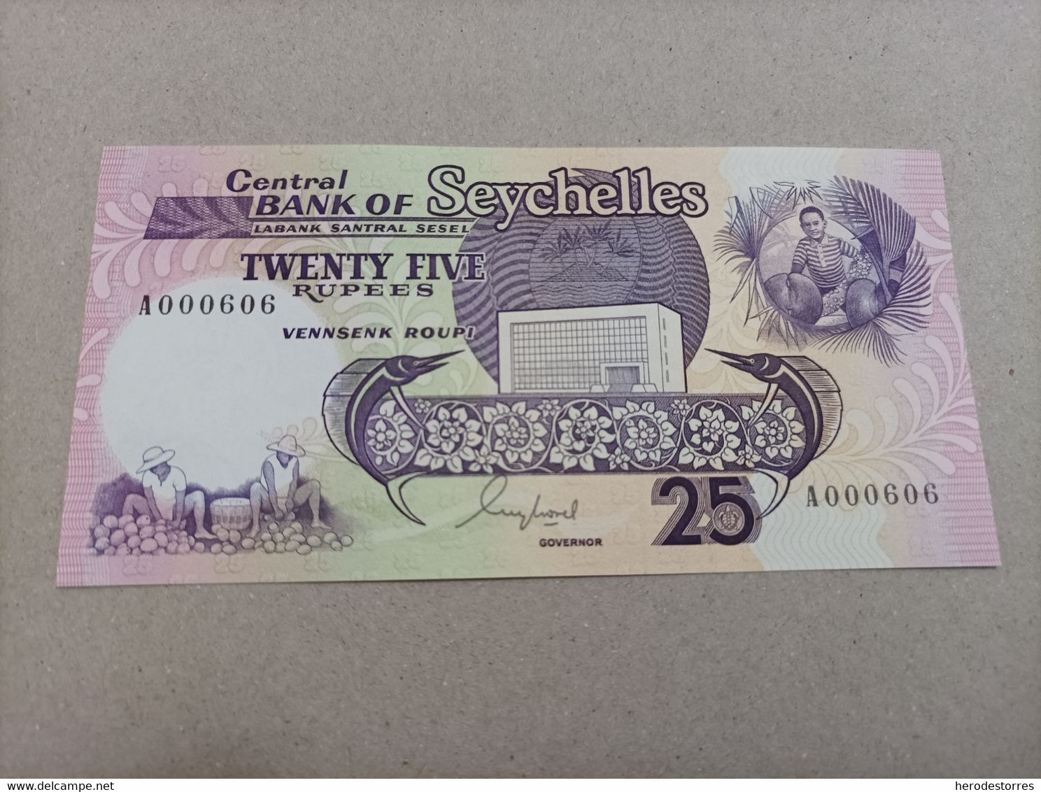 Billete Seychelles 25 Rupees, Nº Bajisimo, Serie A000606, Año 1989, UNC - Seychellen