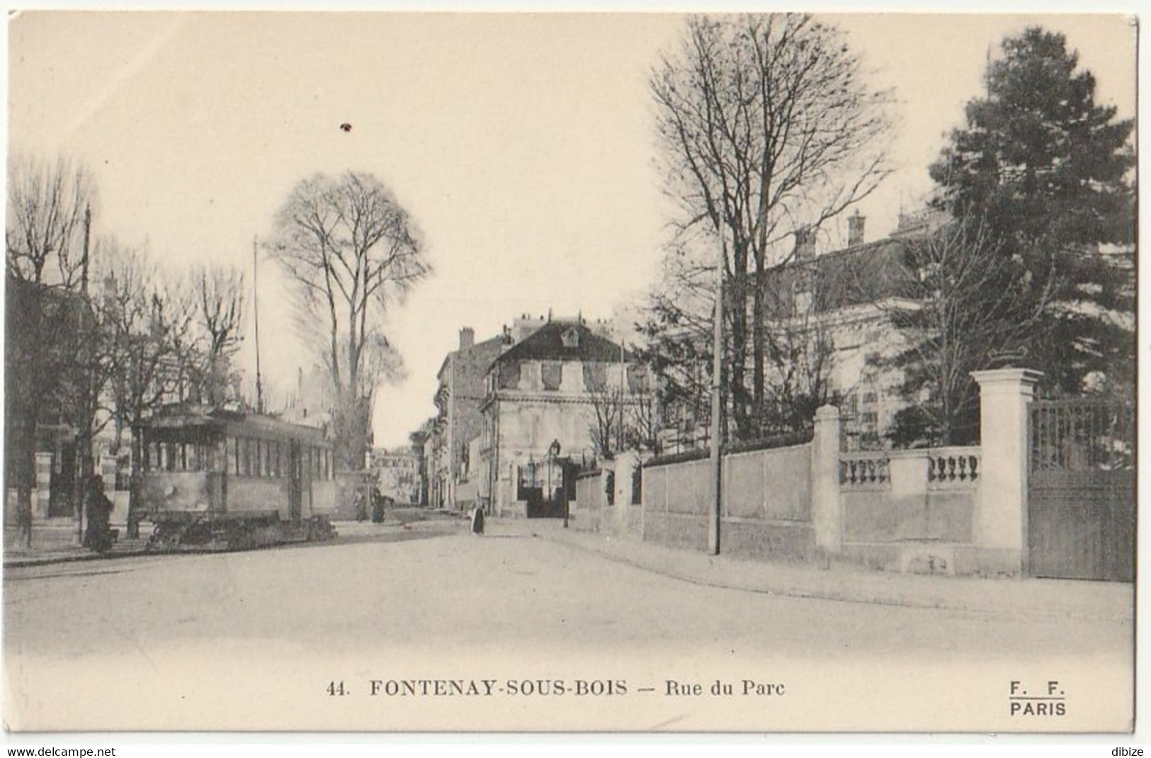 France. Carte Postale. Fontenay-Sous-Bois. Rue Du Parc. Etat Moyen. - Fontenay Sous Bois