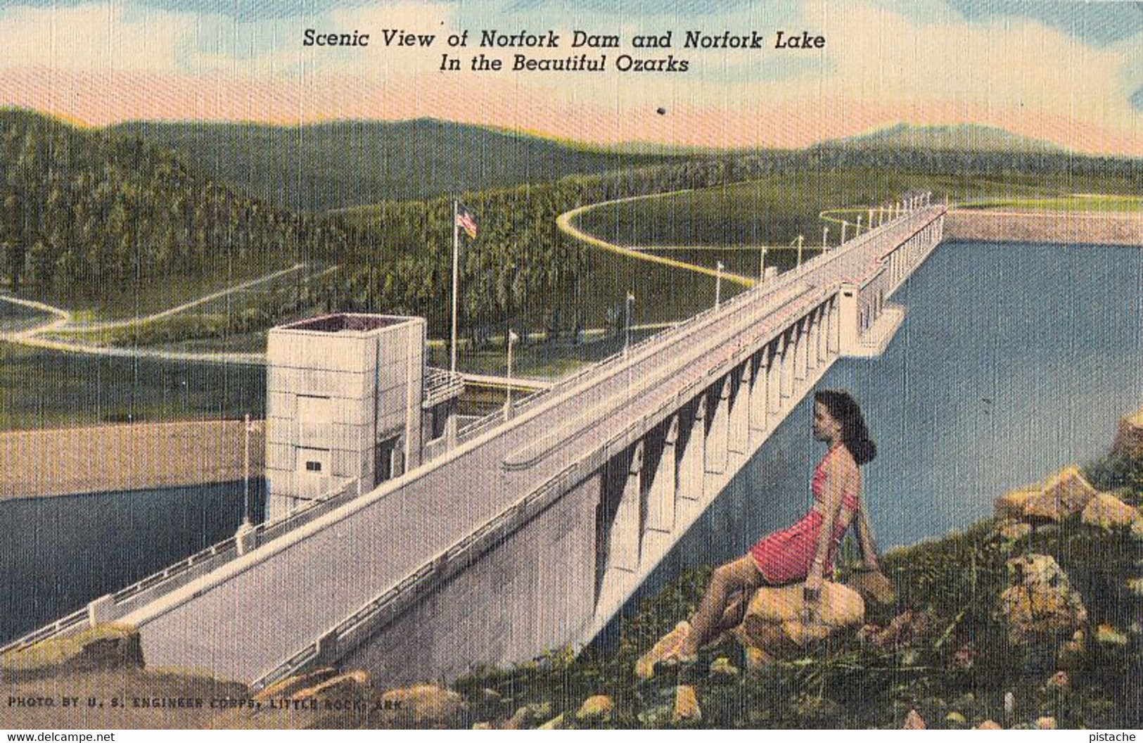 3504 – Arkansas USA - Woman Viewing Norfork Dam And Lake In The Ozarks – Vintage – Linen – VG Condition – 2 Scans - Andere & Zonder Classificatie