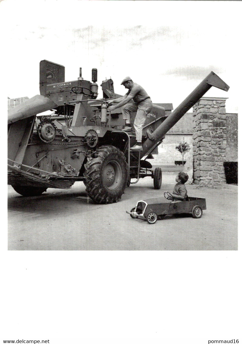 CPM Voiture à Pédales - Robert Doisneau - Doisneau