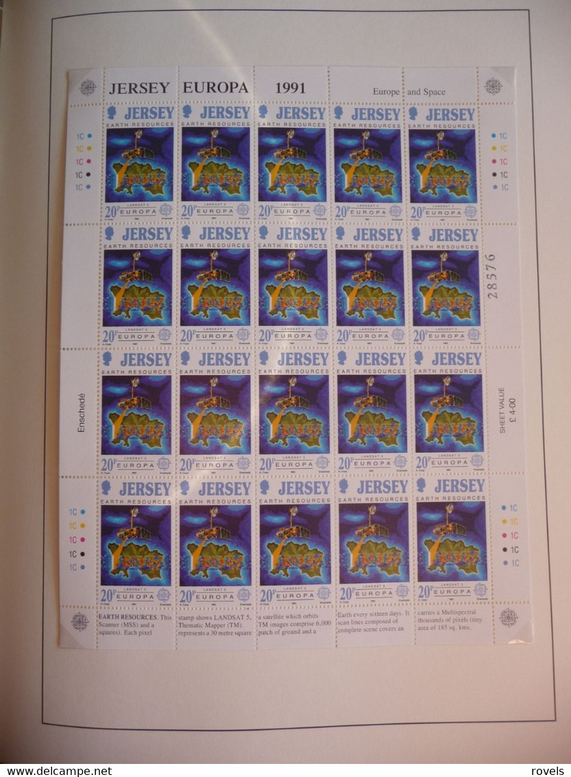 Europa -cept 1989 through 1991 MNH . all in a luxury leuchttrum album. see scan.