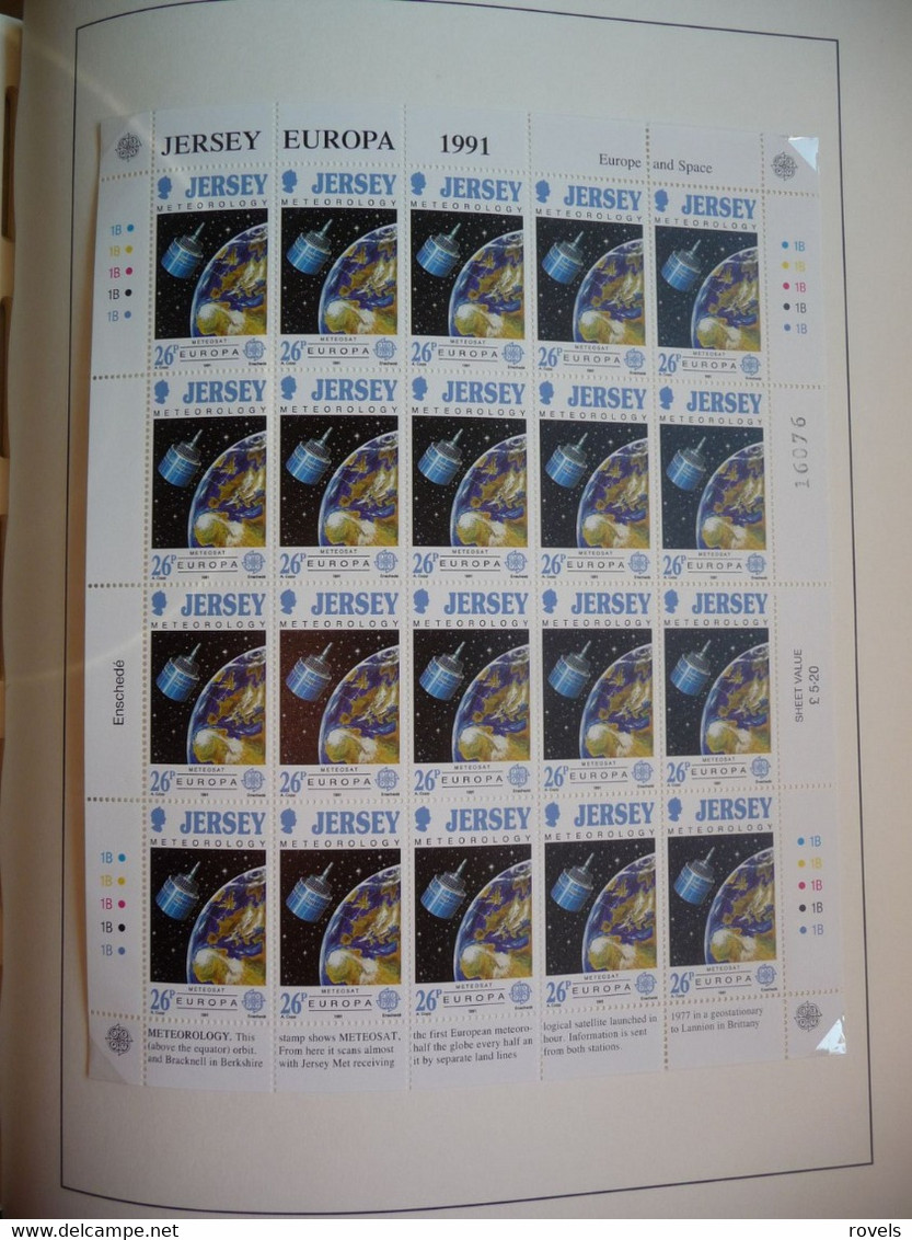 Europa -cept 1989 through 1991 MNH . all in a luxury leuchttrum album. see scan.