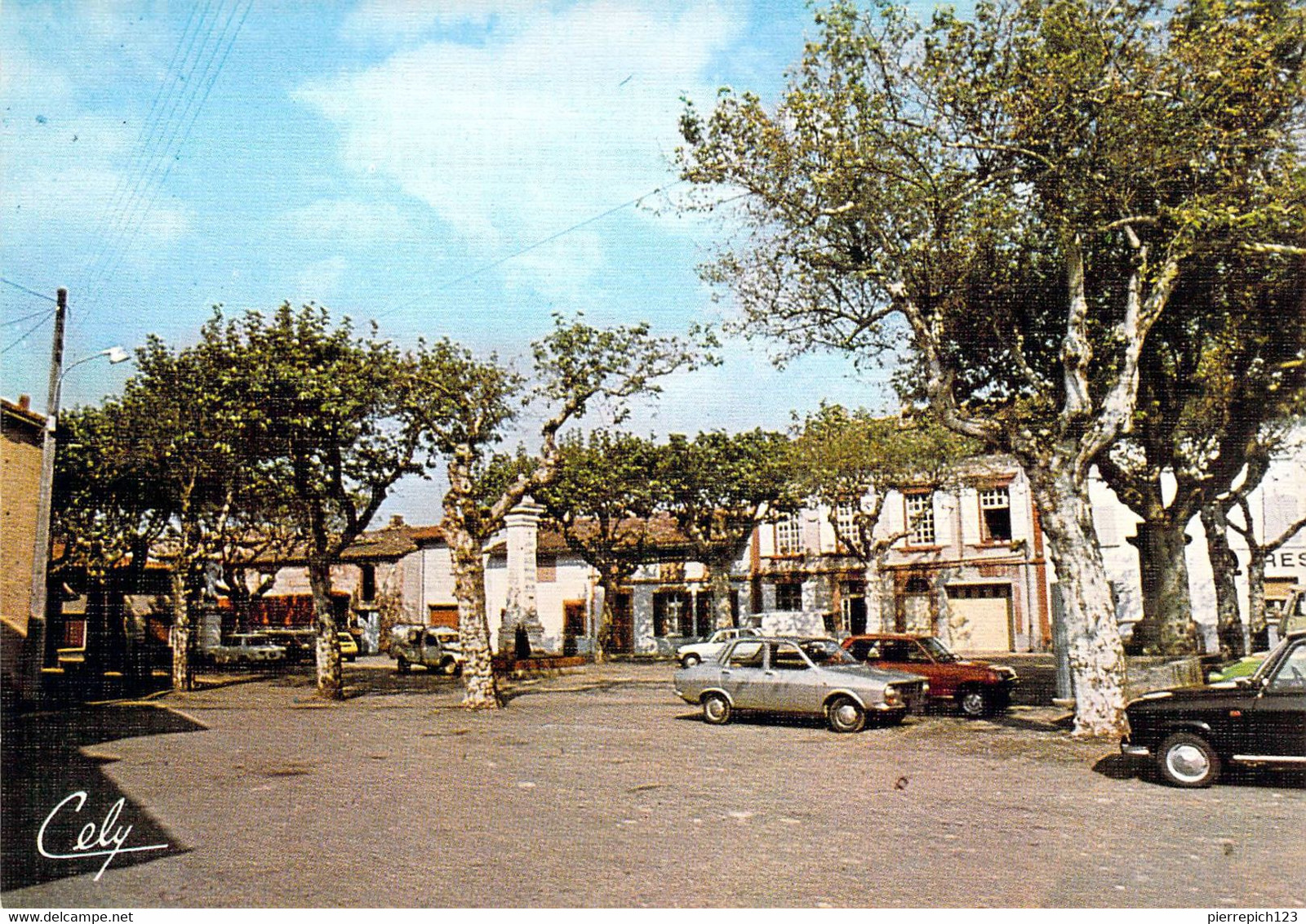 82 - Albias - La Place - Albias