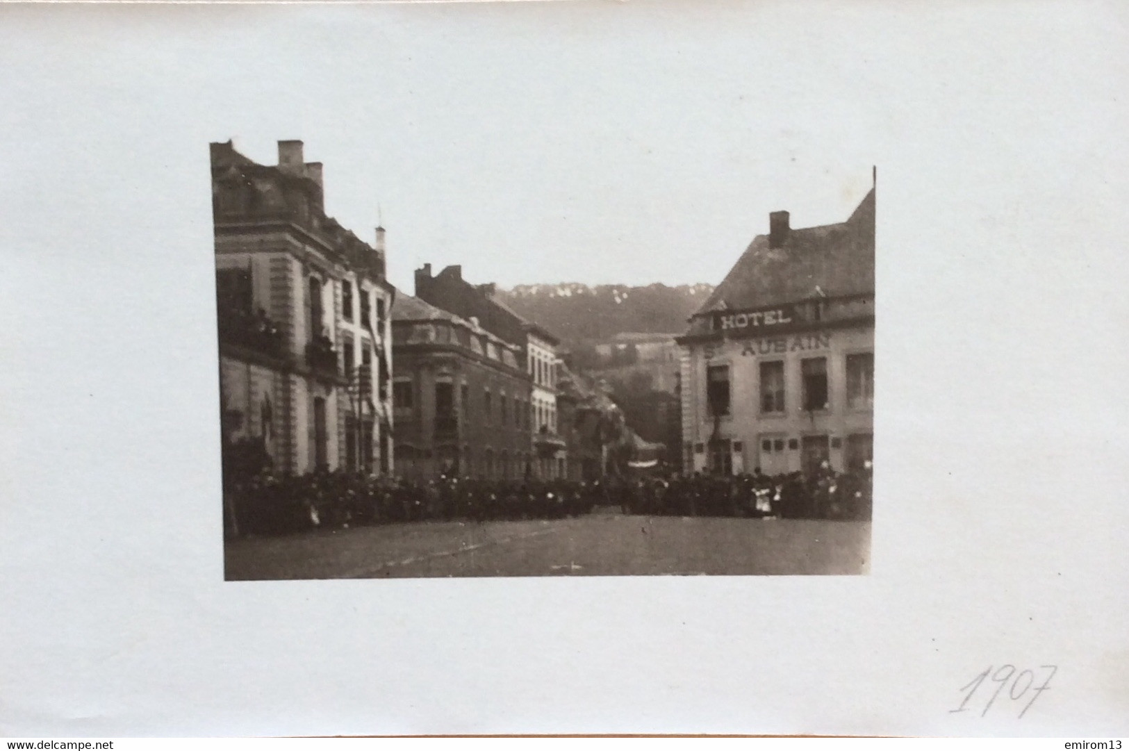 Namur Place Saint Aubain Arrivée Du Défilé Militaire Du 21 Juillet 1907 Fête Nationale Carte Photo Animation - Namur