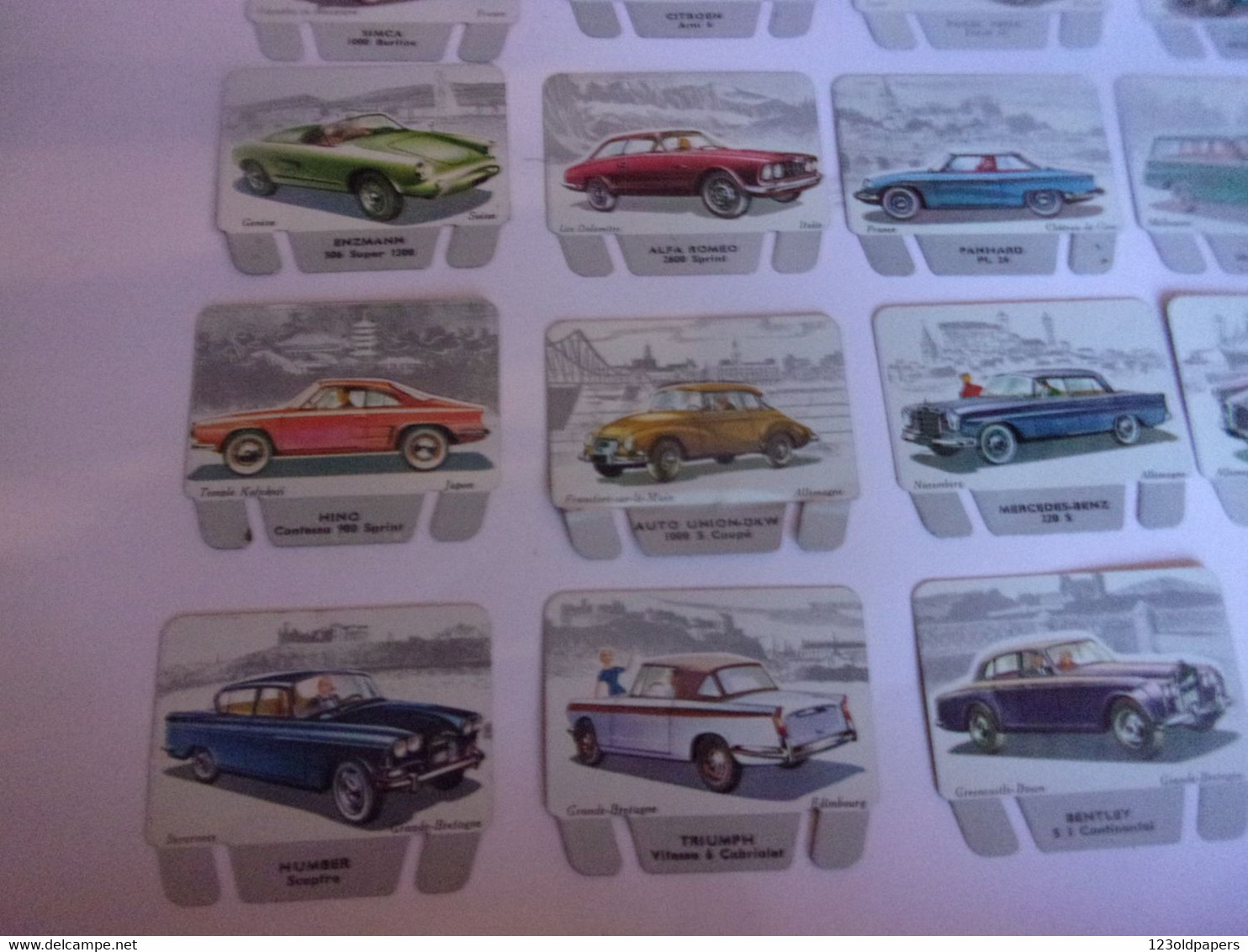 LOT DE 20 PUBLICITE PLAQUE METAL 1965 CAFES MARTEL LES GRANDES MARQUES D'AUTOMOBILES ARGENTON CREUSE - Automobili