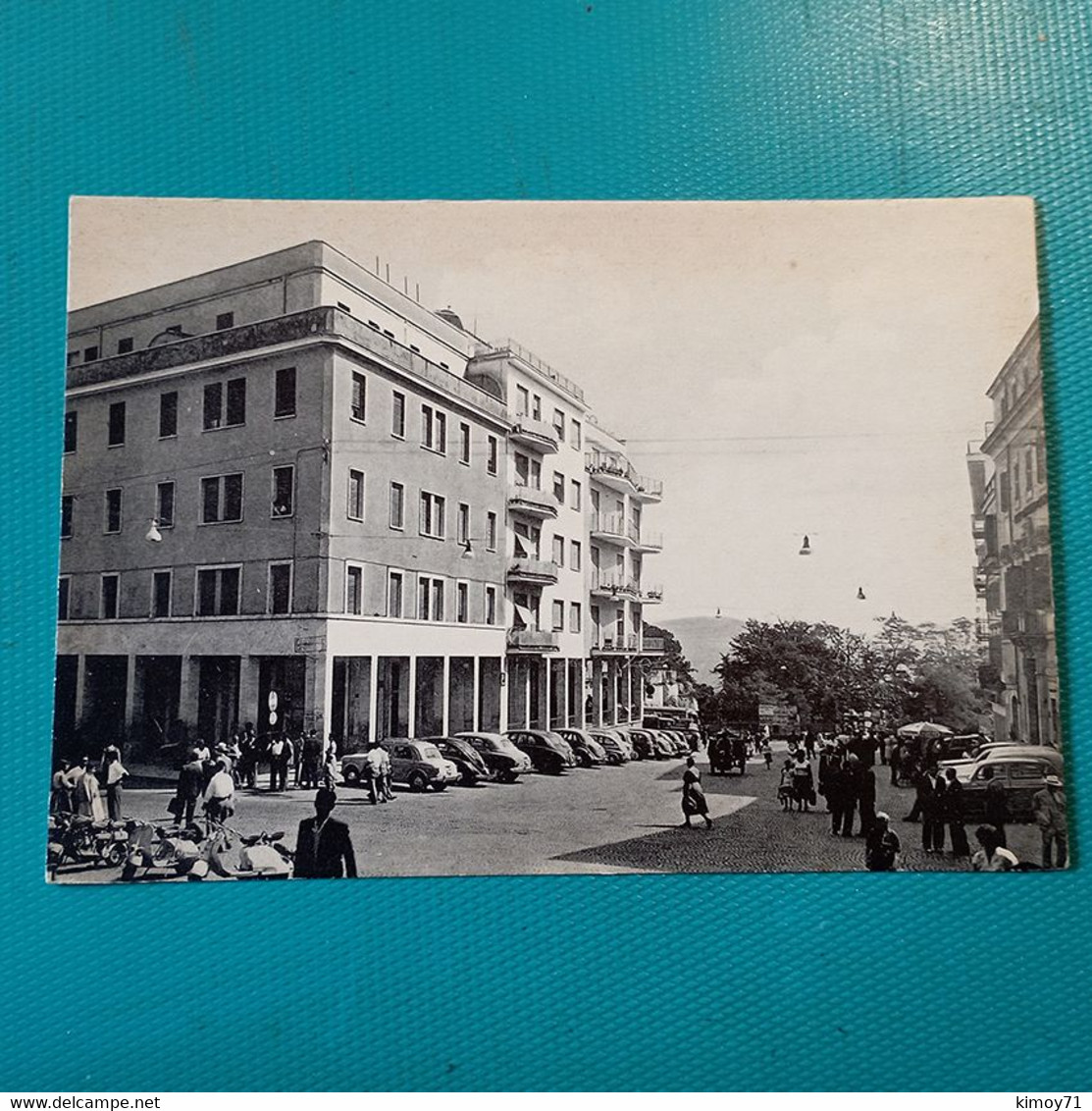 Cartolina Velletri - Piazza Cairoli. Non Viaggiata - Velletri