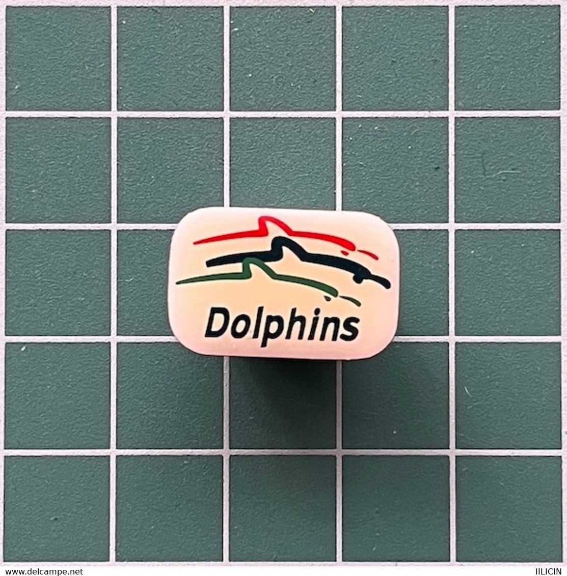 Badge Pin ZN012875 - UFO Dolphins - Animaux