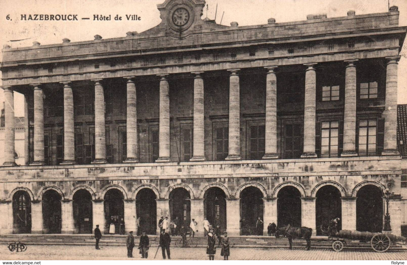 Hazebrouck - Place Et Hôtel De Ville - Attelage Bois - Hazebrouck