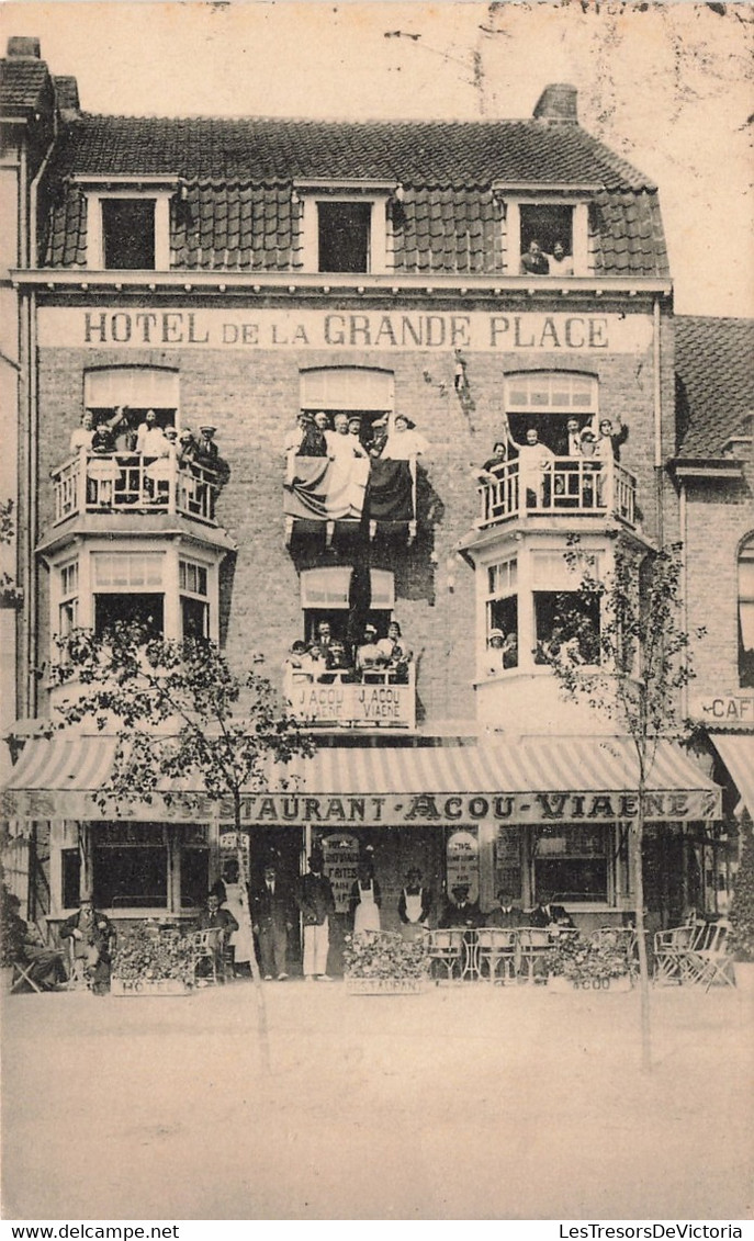 CPA - Belgique - La Panne - Hotel De La Grande Place - Edit. Le Deley - Animé - Restaurant Acou Viaene - De Panne