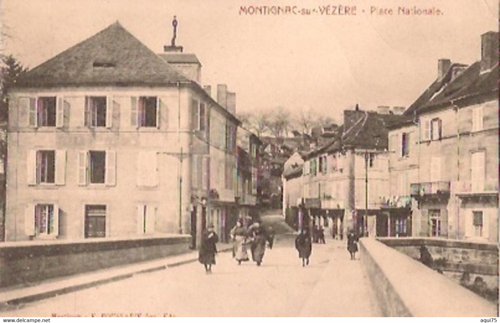 MONTIGNAC  Sur Vézère     Place Nationale - Montignac-sur-Vézère