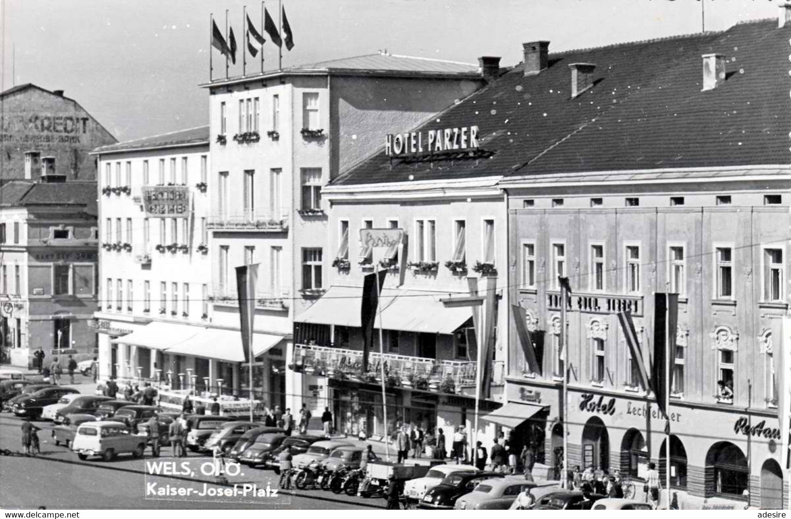 WELS (Oberösterreich) - Kaiser-Josef-Platz, Hotel Parzer, Strassenansicht, Alte Autos, Fotokarte 1964 Gelaufen ... - Wels