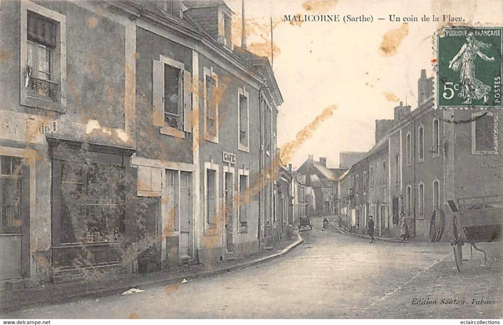 Malicorne Sur Sarthe        72        Un Coin De La  Place  - Salissures -    (voir Scan) - Malícorne Sur Sarthe