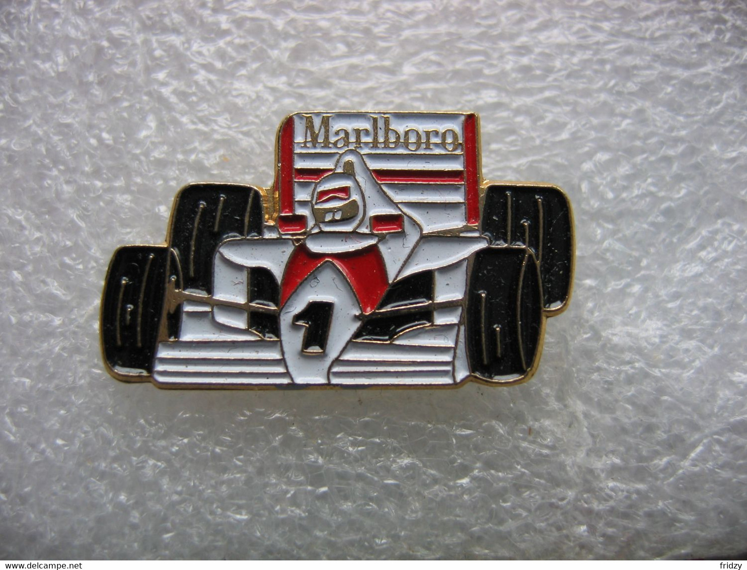 Pin's Formule 1 Sponsorisé Par Les Cigarettes Marlboro - F1