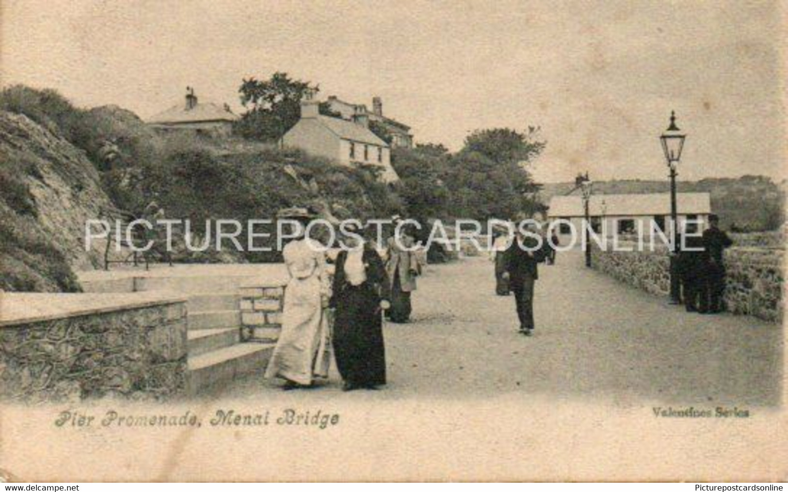 PIER PROMENADE MENAI BRIDGE OLD B/W POSTCARD WALES - Anglesey