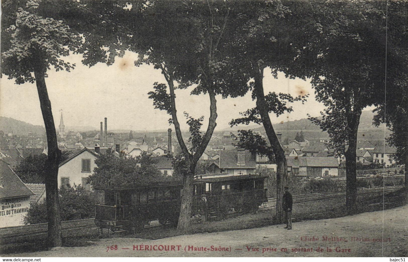 Héricourt - Vue Prise En Sortant De La Gare "train" - Héricourt