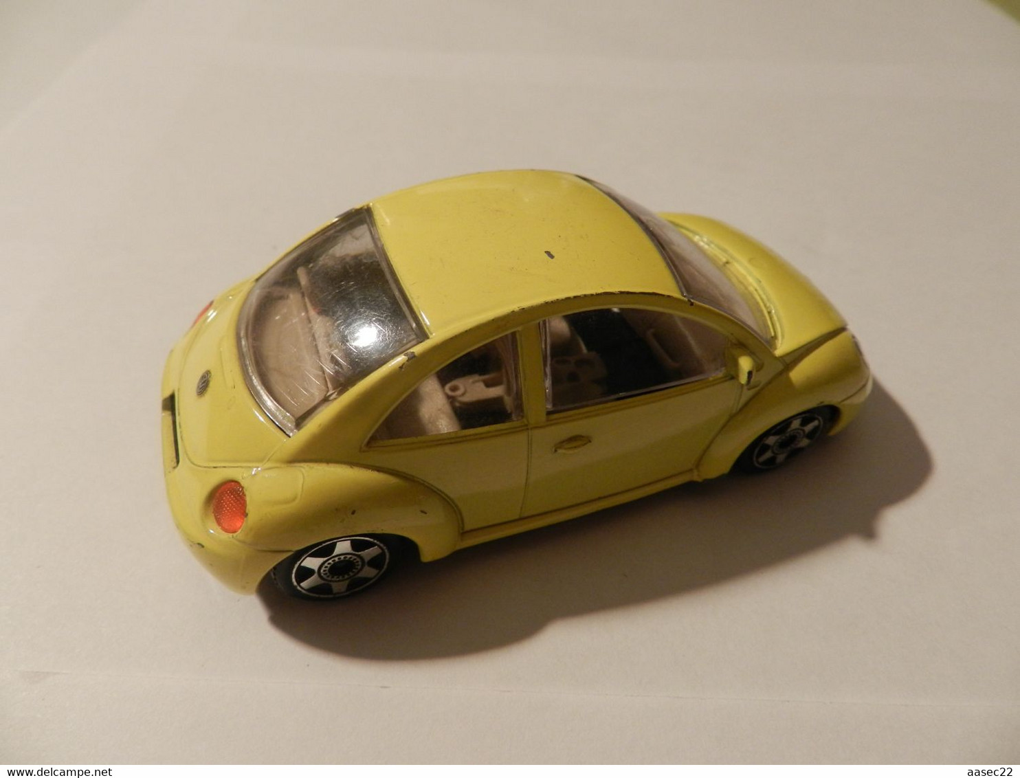 BURAGO  1/43  Volkswagen New Beetle   *** 3487 *** - Burago