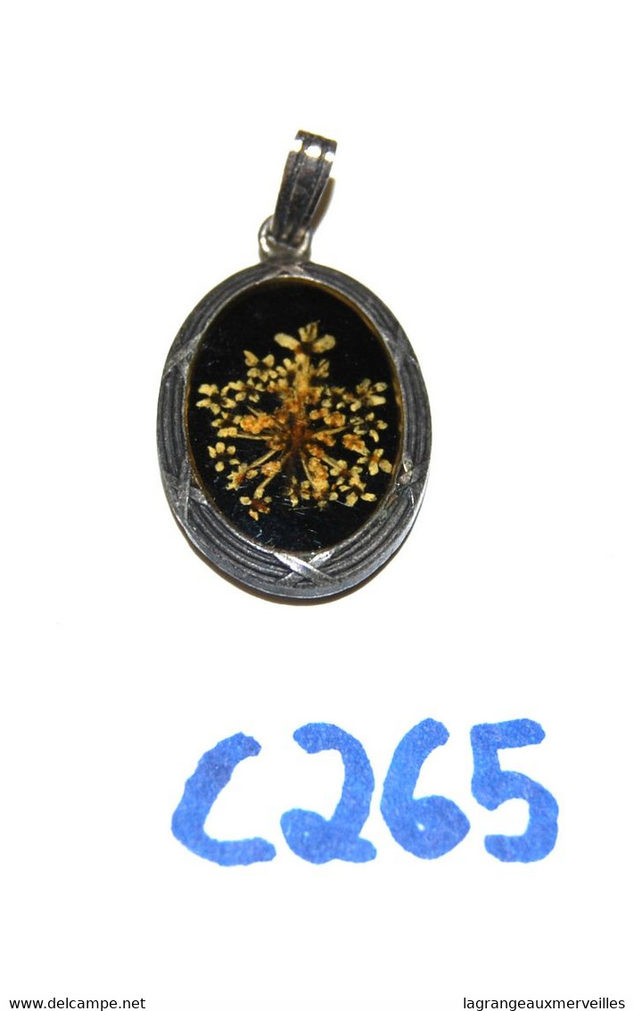 C265 Ancienne Médaille - Pendentif - Objet De Dévotion - Vierge - Pendants