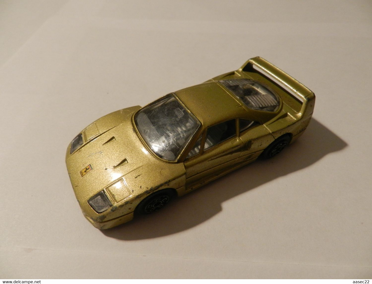 BURAGO  1/43  Ferrari F40 Golden Green   *** 3462 *** - Burago