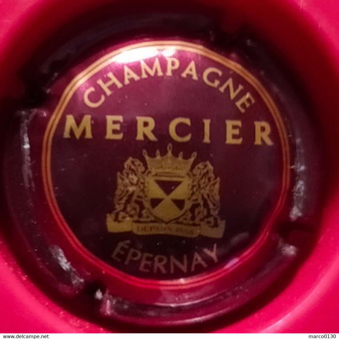 CAPSULE DE CHAMPAGNE MERCIER N° 26a Lettres épaisses - Mercier