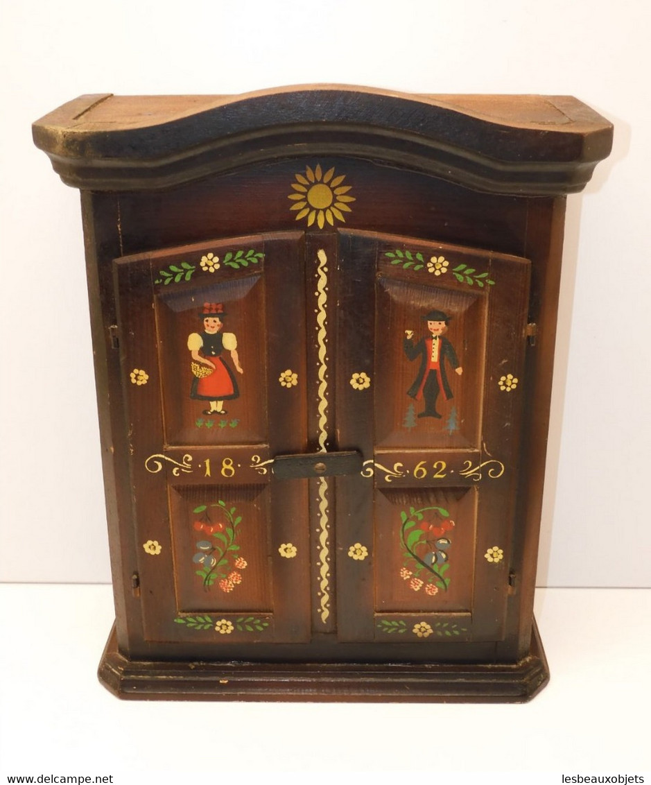 *JOLIE ANCIENNE ARMOIRE De POUPEE BOIS XXe Décor Personnages PEINTS Datée 1862  E - Other & Unclassified