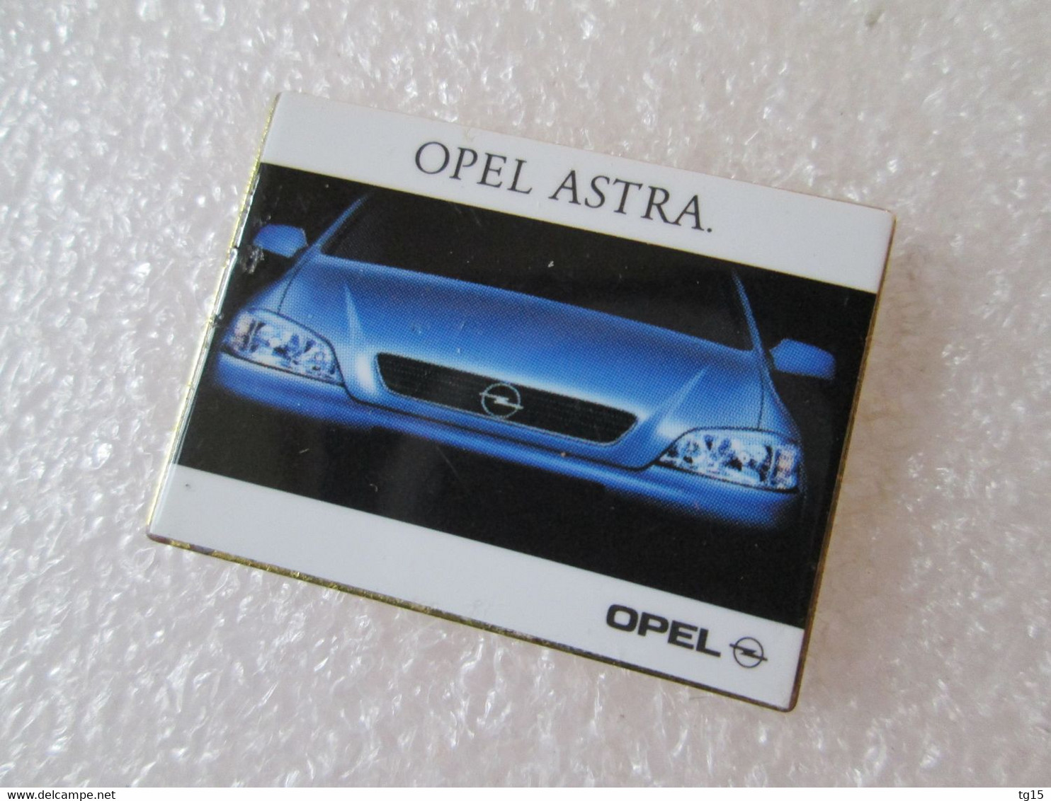 PIN'S    OPEL  ASTRA - Opel