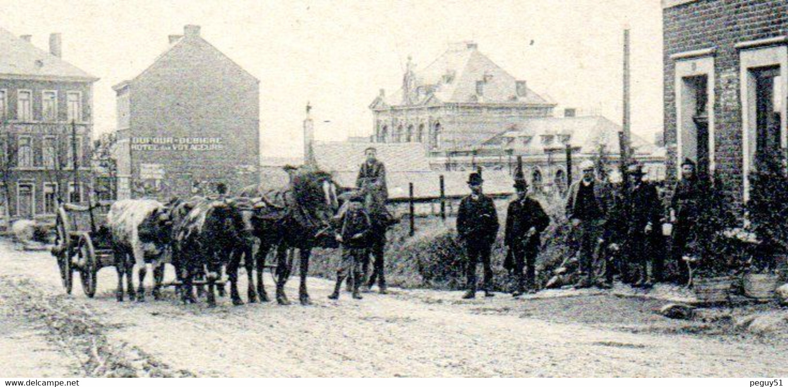 Bastogne. L'avenue Mathieu. Hôtel Du Commerce. Hôtel Des Voyageurs. Attelages, Passants. Pub. Kobs-Wolvert. 1910 - Bastenaken