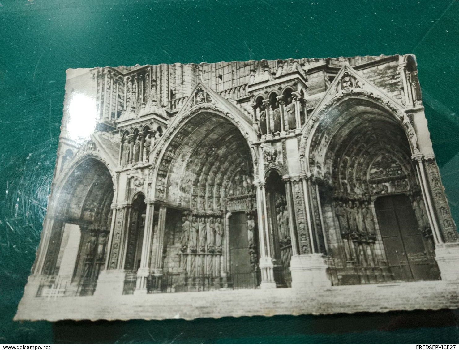 357 //  CATHEDRALE DE CHARTRES - Luoghi Santi