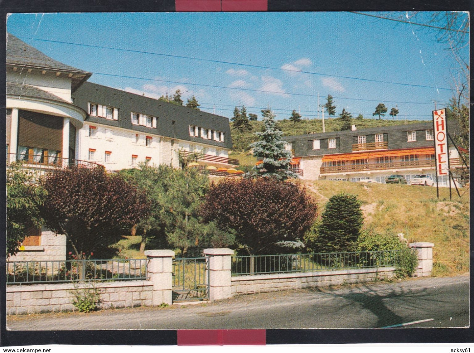 48 - Aumont Aubrac - Hôtel Restaurant *** NN - Aumont Aubrac