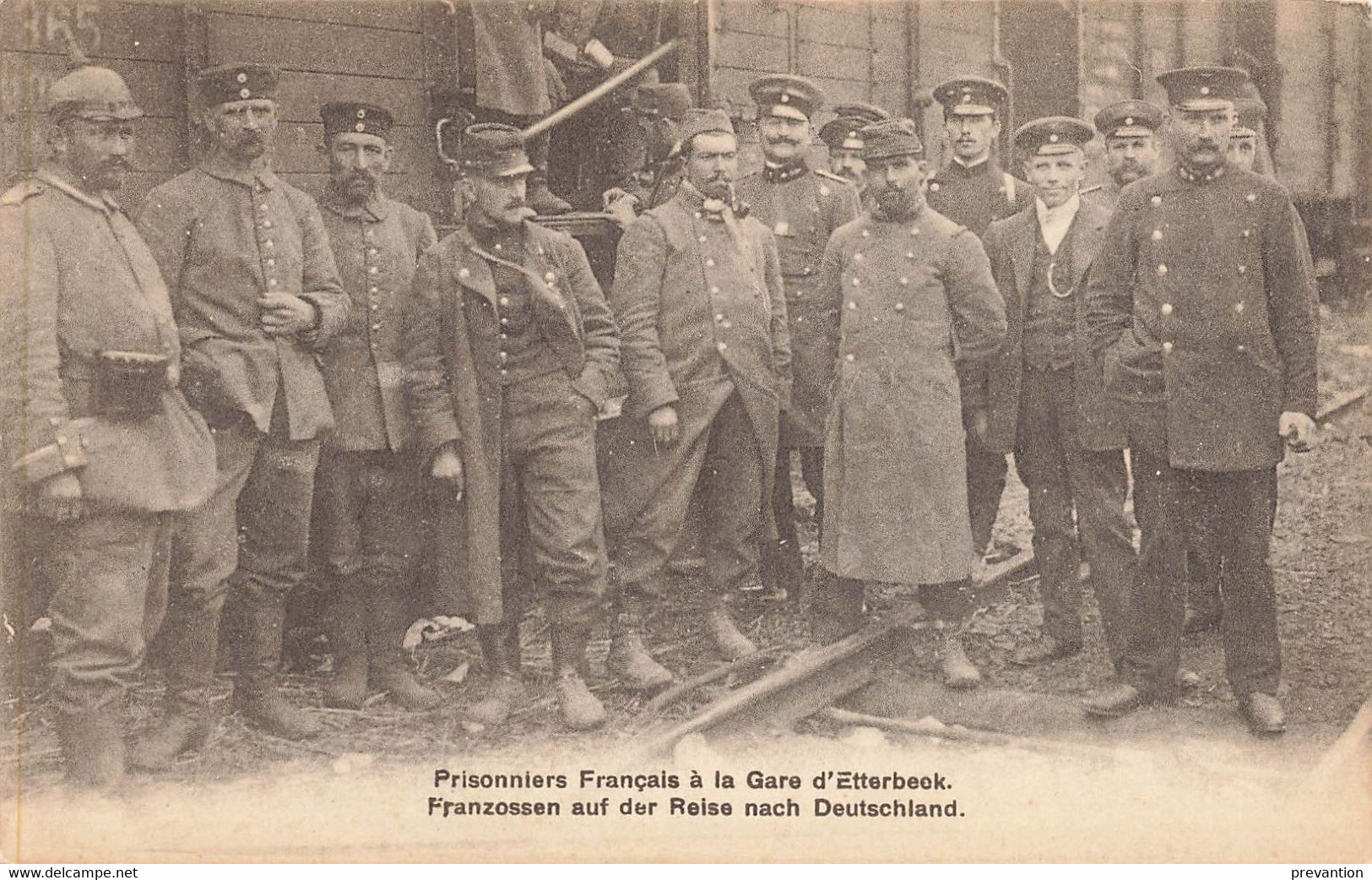 Prisonniers Français à La Gare D'ETTERBEEK - Franzossen Auf Der Reise Nach Deutschland - Carte Très Animée - Etterbeek