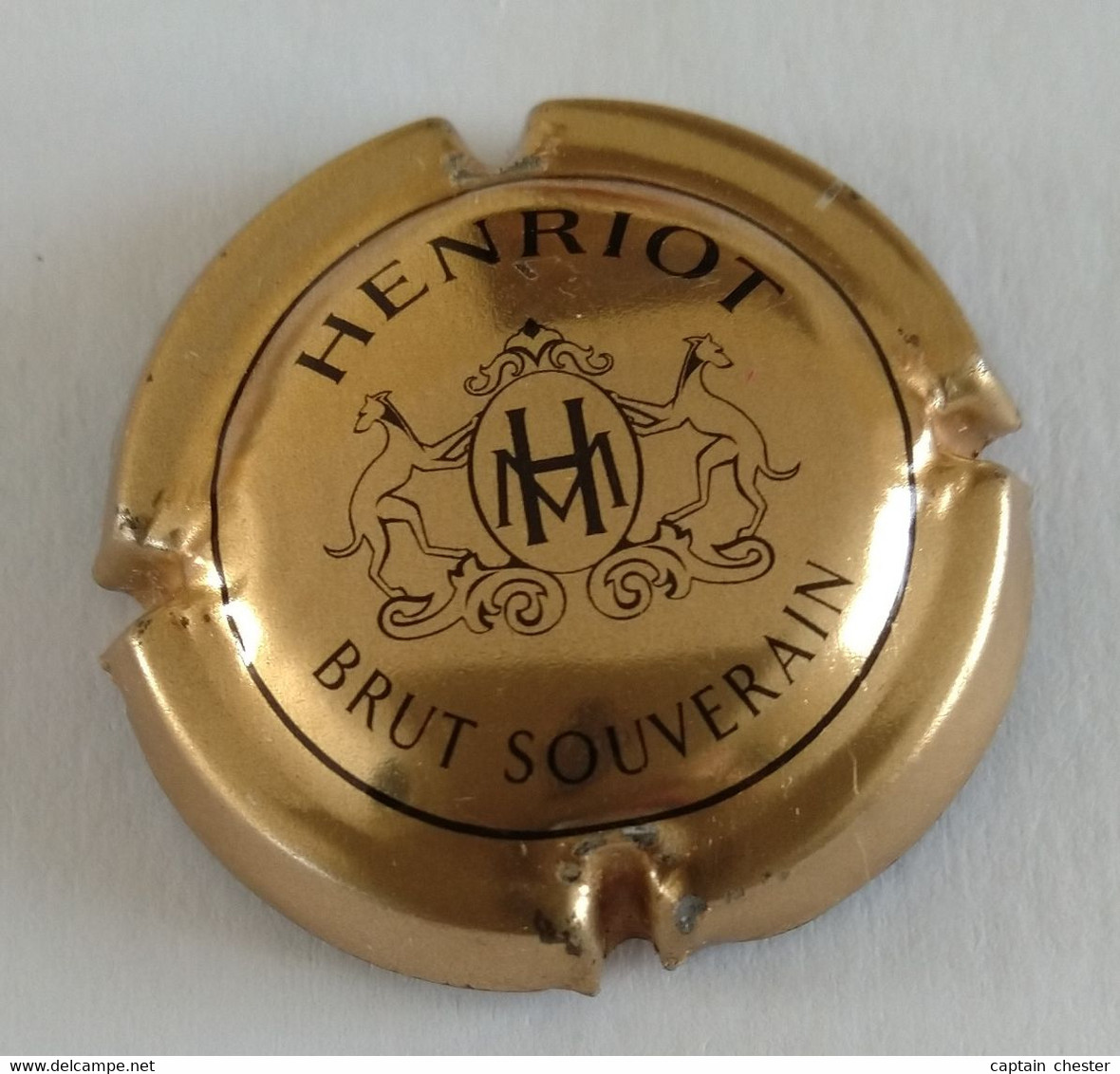 PLAQUE DE MUSELET DE CHAMPAGNE " HENRIOT BRUT SOUVERAIN " NOIR SUR OR - Henriot