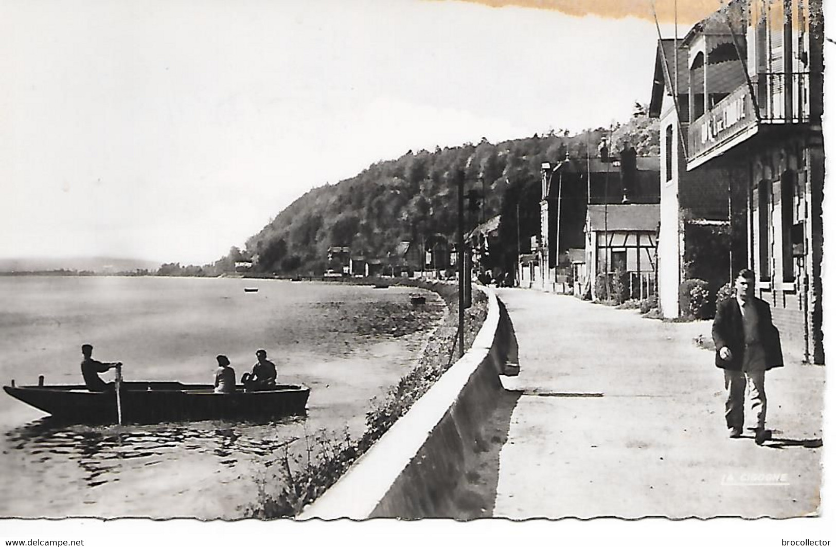 VILLEQUIER ( 76 )  -  Le Passeur ( C.P.S.M. , Pt - Ft ) - Villequier