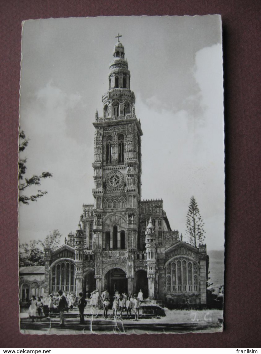 CPA PHOTO ILE DE  LA REUNION SAINT DENIS Eglise De Ste Sainte Anne 1962 RARE PLAN ? Timbre MARIANNE Surcharge 1F CFA - Saint Denis