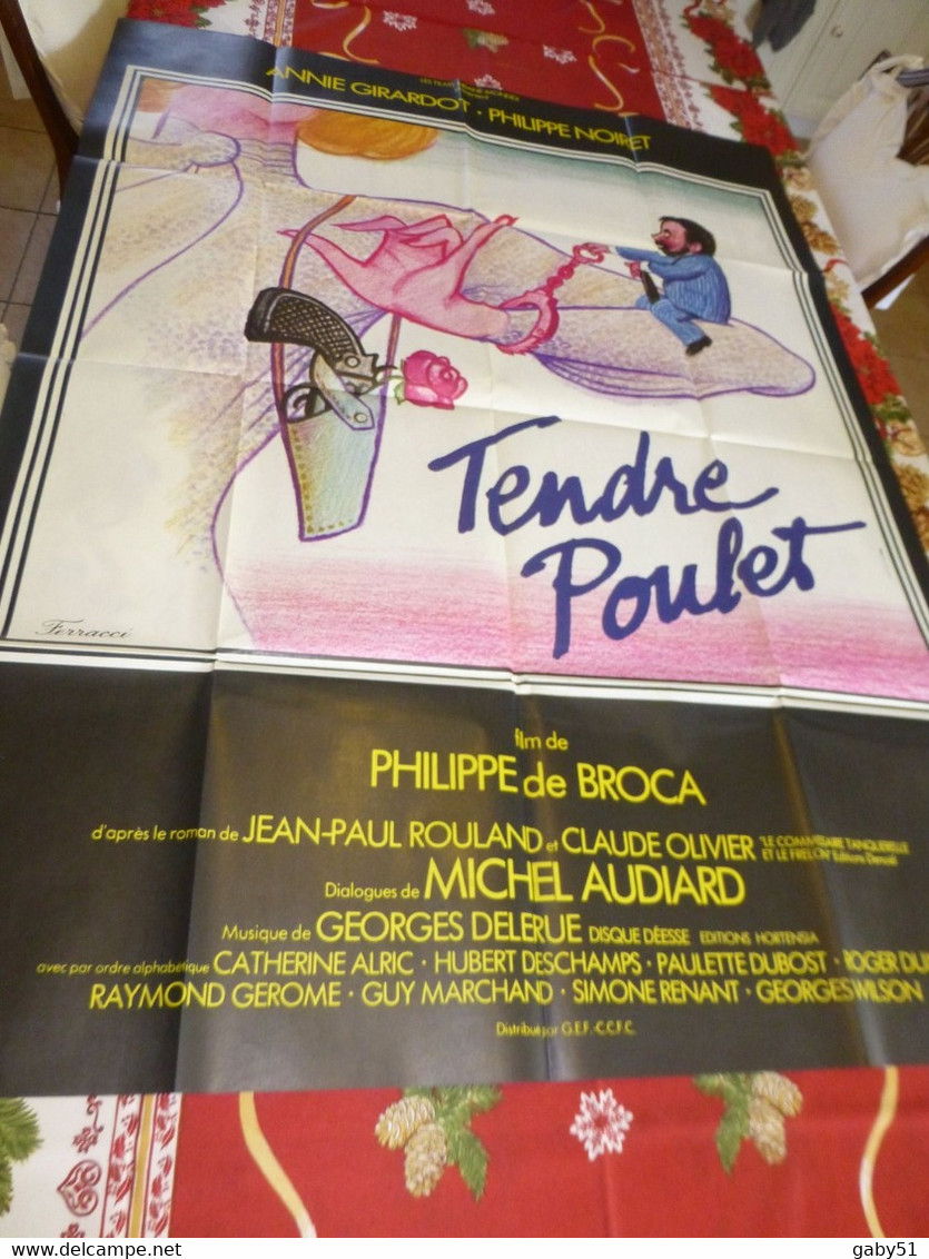 Tendre Poulet, Noiret, Girardot, Affiche Originale Du Film Signée Ferracci 120 X 160 ; F08 - Afiches