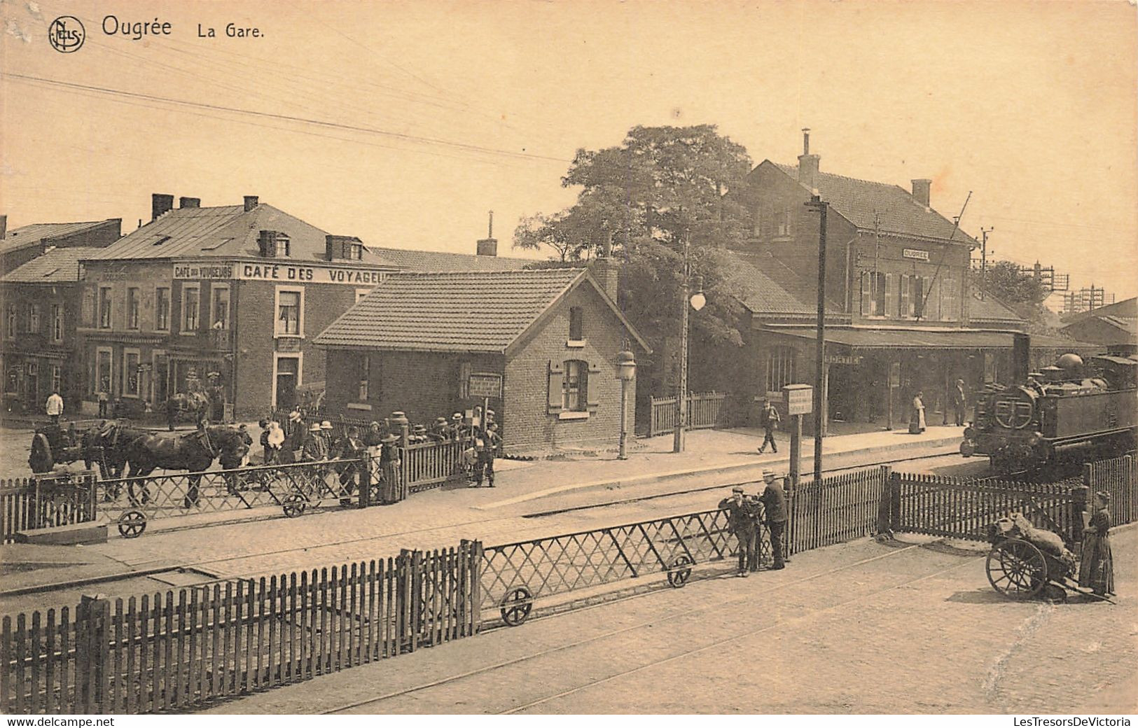 CPA - Belgique - Ougrée - La Gare - Edit. Nels - Papeterie Choteau - Animé - Passage A Niveau - Café Des Voyageurs - Seraing