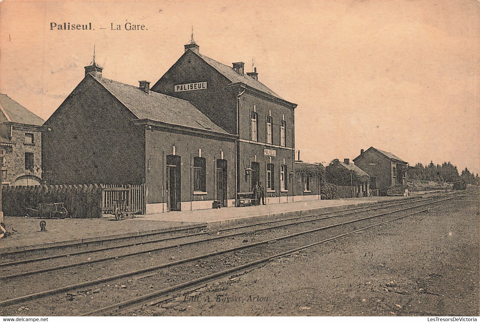 CPA - Belgique - Paliseul - La Gare - Edit. A. Beyser - Animé - Oblitéré Bruxelles 1927 - Paliseul