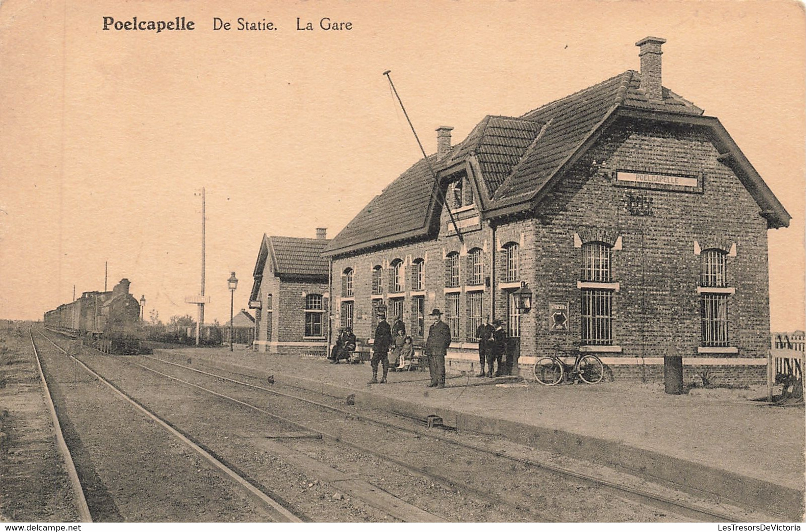 CPA - Belgique - Poelcapelle - De Statie - La Gare - Animé - Vélo Saint-Michel Publicité - Train A Vapeur - Langemark-Pölkapelle