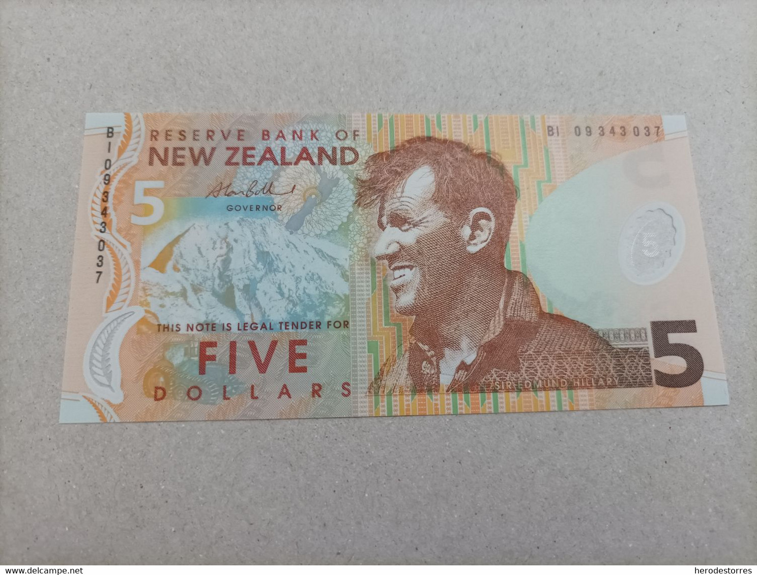 Billete De Nueva Zelanda De 5 Dólares, UNC - New Zealand