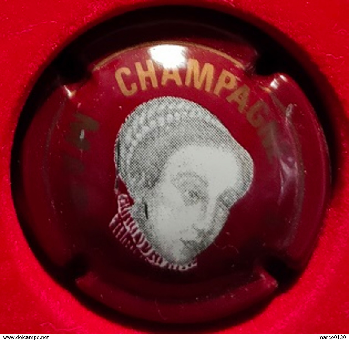 CAPSULE DE CHAMPAGNE MARIE-STUART N° 1 - Marie Stuart