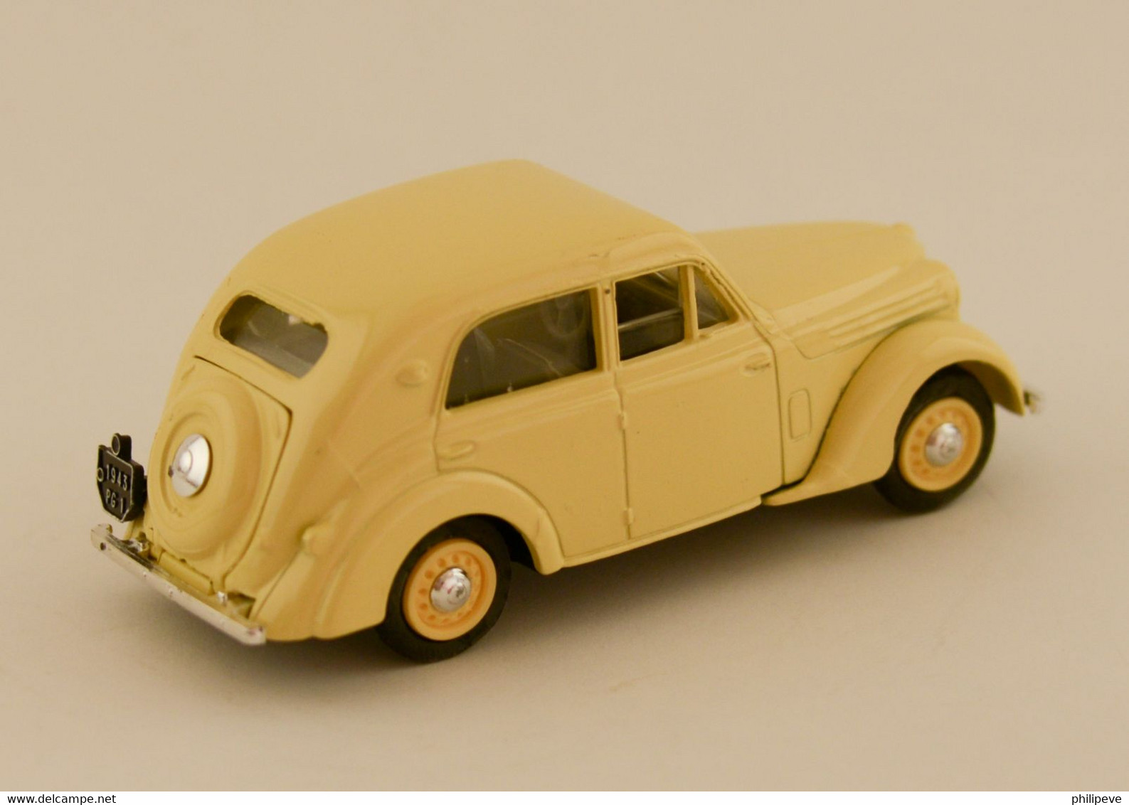 RENAULT Juva 4 Berline 1950 - ELIGOR 1:43 - Eligor