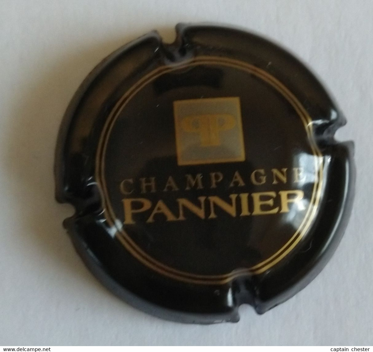 PLAQUE DE MUSELET DE CHAMPAGNE " PANNIER N°7 - OR NOIR ET GRIS " - Pannier