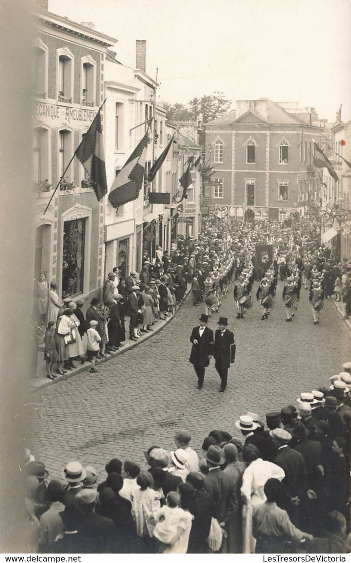 CPA - Belgique - Beaumont - Manifestation - Défilé - Carte Photo - Drapeau - Vélo - Animé -Tambour - Beaumont