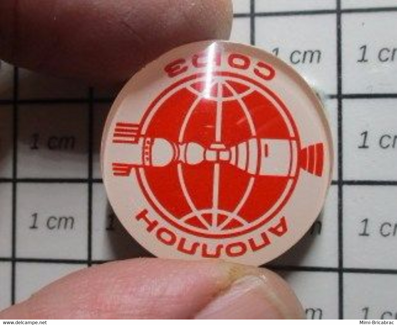 URSS23 Pas Pin's MAIS BROCHE OU BADGE / RUSSIE / URSS Misssion Spatiale Conjointe APOLLO ET ?? - Space