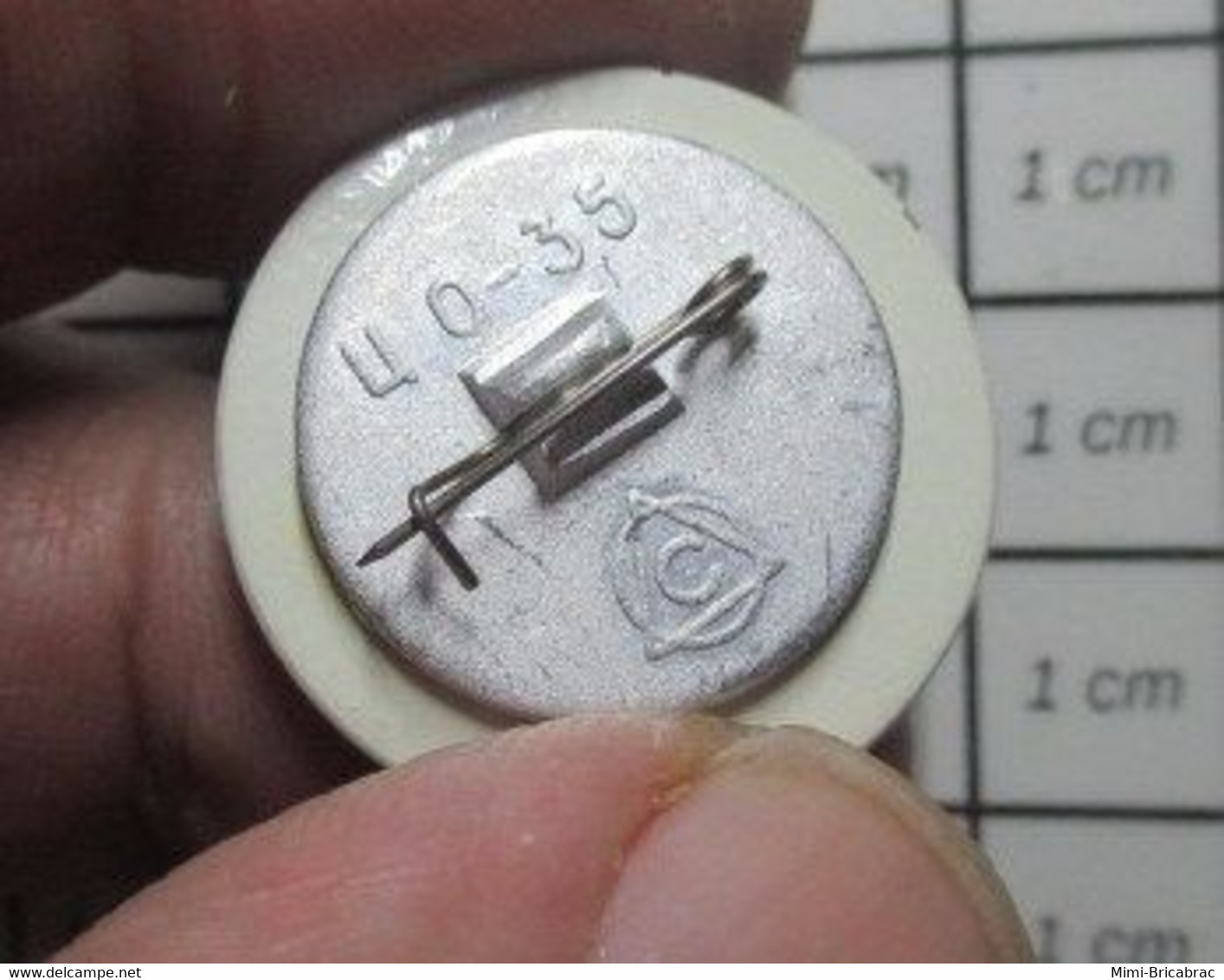 URSS23 Pas Pin's MAIS BROCHE OU BADGE / RUSSIE / URSS Misssion Spatiale Conjointe APOLLO ET ?? - Space