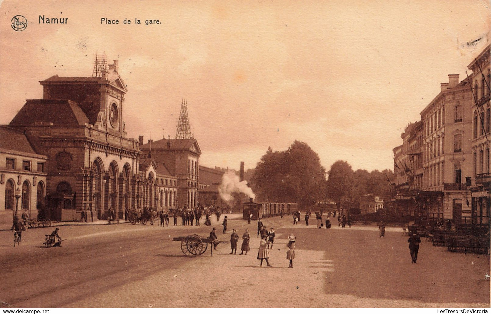 CPA - Belgique - Namur - Place De La Gare - Edit.Nels - Animé - Tram A Vapeur - Charette - Oblitéré Namur 1910 - Namur